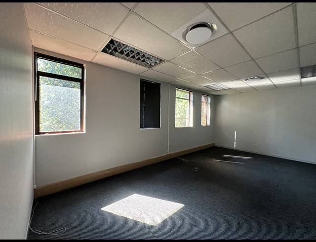 144.80M² OFFICE TO LET IN DIE HOEWES